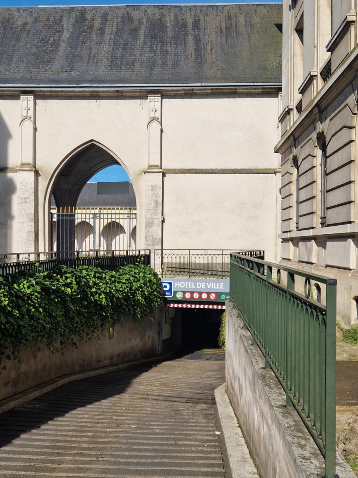 Bnb L'Orleanais Hyper Centre D'Orleans Proche Gare Parking Buitenkant foto